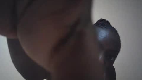 aishamalia online show from November 4, 2025, 7:13 pm