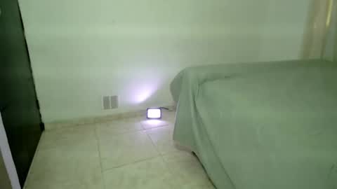 Snapshot of ellette_ chatting on December 1, 2024, 9:26 pm princess online show from December 1, 2024, 9:26 pm
