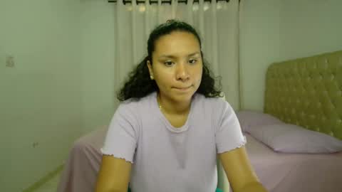 Snapshot of ellette_ chatting on December 16, 2024, 12:06 pm princess online show from December 16, 2024, 12:06 pm