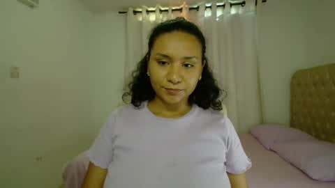 Snapshot of ellette_ chatting on December 16, 2024, 3:11 pm princess online show from December 16, 2024, 3:11 pm