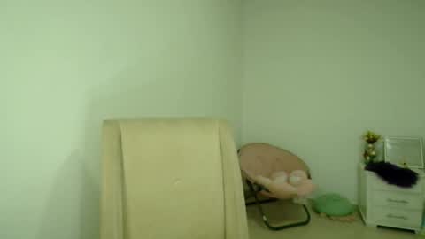 Snapshot of ellette_ chatting on January 2, 2025, 10:01 pm princess online show from January 2, 2025, 10:01 pm