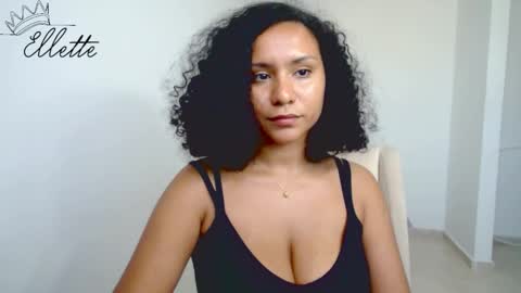 Snapshot of ellette_ chatting on January 30, 2025, 7:59 pm princess online show from January 30, 2025, 7:59 pm