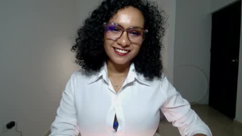 Snapshot of ellette_ chatting on February 13, 2025, 3:29 am princess online show from February 13, 2025, 3:29 am