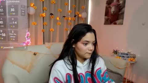Snapshot of elli_snow chatting on October 24, 2025, 12:34 pm elli_snow online show from October 24, 2025, 12:34 pm