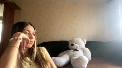 Snapshot of elliaudirsch chatting on July 11, 2026, 8:28 am elliaudirsch online show from July 11, 2026, 8:28 am
