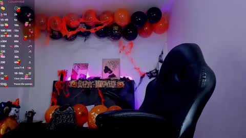  Ellie   online show from October 24, 2025, 12:01 pm