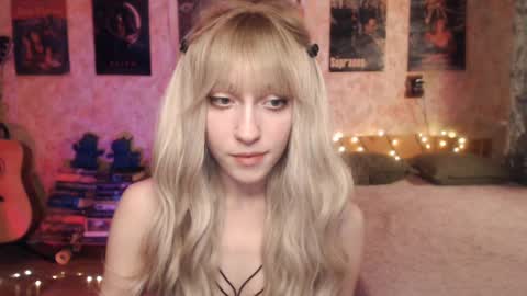 ellie_friendly online show from January 23, 2025, 12:09 pm