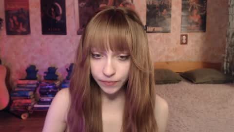 ellie_friendly online show from April 5, 2026, 12:19 am