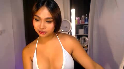 Snapshot of elliecummers chatting on May 8, 2026, 6:24 pm ellie online show from May 8, 2026, 6:24 pm