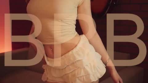 Snapshot of elliecutes chatting on October 3, 2025, 8:22 am elliecutes online show from October 3, 2025, 8:22 am