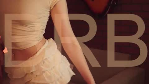 Snapshot of elliecutes chatting on October 7, 2025, 5:37 am elliecutes online show from October 7, 2025, 5:37 am