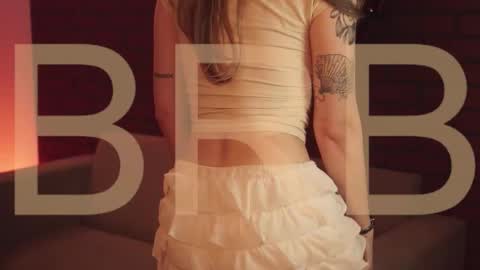 Snapshot of elliecutes chatting on October 17, 2025, 8:17 am elliecutes online show from October 17, 2025, 8:17 am