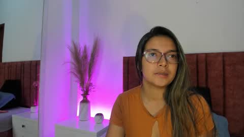 Ellie Fontans. online show from September 18, 2025, 6:43 pm