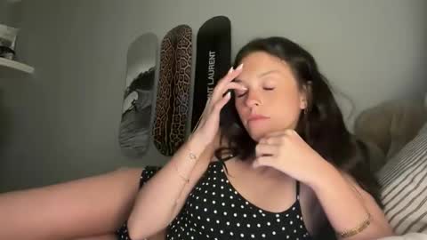Snapshot of elliehartxo chatting on May 7, 2026, 8:14 pm Ellie Harts online show from May 7, 2026, 8:14 pm