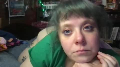 Ellie Louise online show from January 6, 2026, 10:56 pm