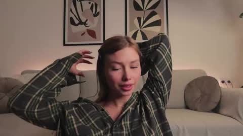 Elizabeth or you can call me Ellie online show from October 4, 2025, 5:11 pm