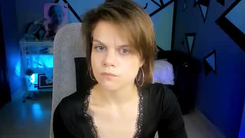 elliemurler online show from October 23, 2025, 1:21 pm