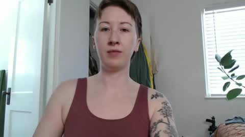 Ellie Rowyn online show from April 15, 2026, 7:58 pm