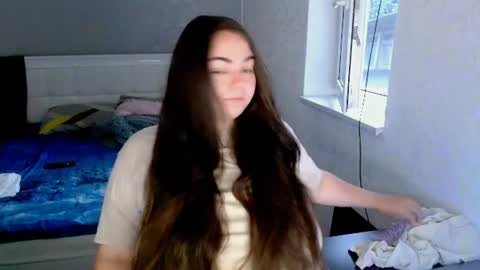 Ellie online show from July 3, 2026, 2:51 am