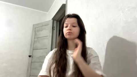 Ellie online show from December 17, 2025, 5:30 pm