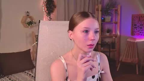 Elli online show from April 18, 2026, 6:06 am