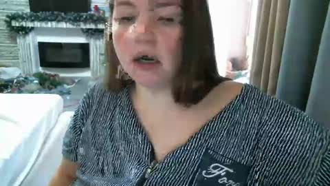 Snapshot of ellimol chatting on December 13, 2024, 1:01 pm EliMoL online show from December 13, 2024, 1:01 pm