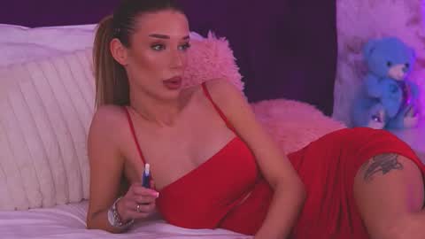 EllinaNuria online show from March 10, 2026, 8:14 pm