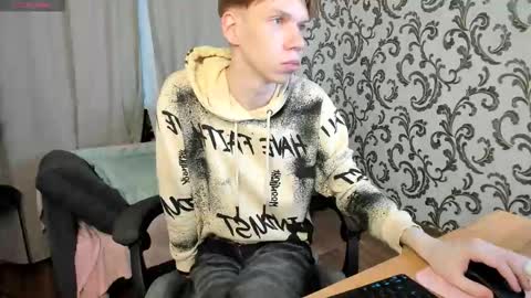 elliot_mars_ online show from October 14, 2025, 12:17 pm