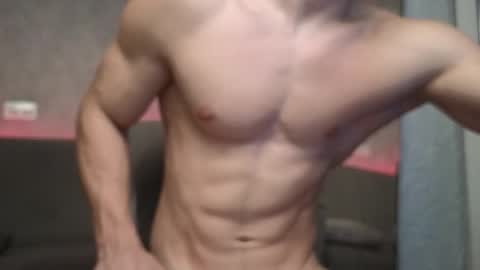 Snapshot of elliot_muscle04 chatting on October 30, 2025, 3:35 pm elliot_muscle04 online show from October 30, 2025, 3:35 pm