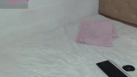 Elliot Fit online show from September 14, 2025, 11:48 pm