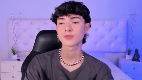 Elliot online show from December 13, 2024, 8:15 pm