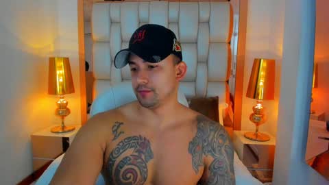 E L L I O T    V E L E Z online show from December 15, 2024, 12:06 pm