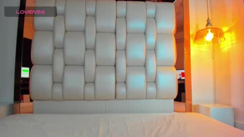 E L L I O T    V E L E Z online show from February 2, 2025, 3:28 pm