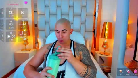 E L L I O T    V E L E Z online show from September 9, 2025, 8:41 pm