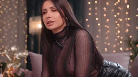 Snapshot of ellismeow chatting on January 31, 2026, 9:35 pm Ellis online show from January 31, 2026, 9:35 pm