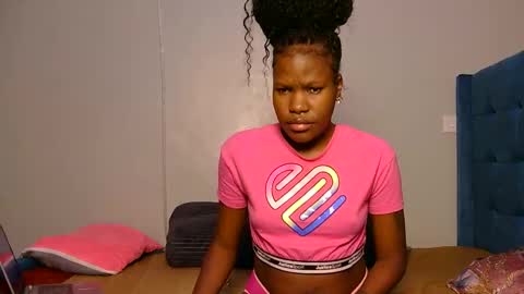 elllanna online show from April 7, 2026, 8:59 am