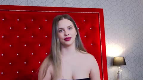 Elsa Jean online show from January 14, 2026, 5:13 am