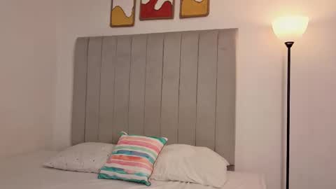 Snapshot of elly_g chatting on February 10, 2026, 2:15 am elly online show from February 10, 2026, 2:15 am