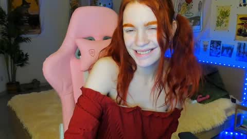 Snapshot of elly_milas chatting on December 16, 2024, 6:10 am Elly Fansly online show from December 16, 2024, 6:10 am