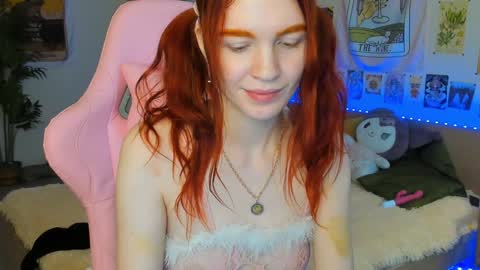 Snapshot of elly_milas chatting on December 16, 2024, 9:14 am Elly Fansly online show from December 16, 2024, 9:14 am