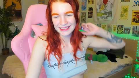 Snapshot of elly_milas chatting on December 23, 2024, 9:59 am Elly Fansly online show from December 23, 2024, 9:59 am