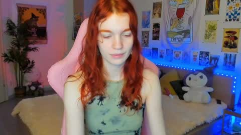 Snapshot of elly_milas chatting on January 17, 2025, 7:08 am Elly Fansly online show from January 17, 2025, 7:08 am