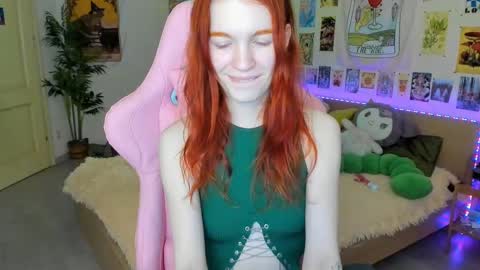 Snapshot of elly_milas chatting on March 1, 2025, 11:28 am Elly Fansly online show from March 1, 2025, 11:28 am