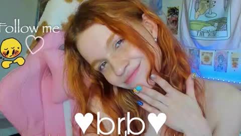 Snapshot of elly_milas chatting on October 21, 2025, 8:04 am Elly Fansly online show from October 21, 2025, 8:04 am