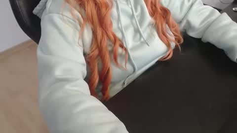 Elly online show from February 16, 2026, 7:48 am