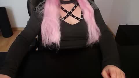 Elly online show from March 17, 2026, 2:53 pm