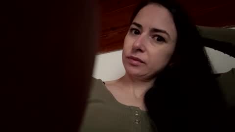 ellyadavis online show from November 30, 2025, 7:56 am