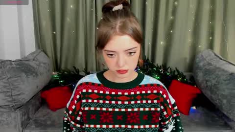 Elly online show from December 8, 2024, 8:25 pm