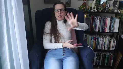 Elly Naomi online show from January 12, 2025, 4:08 pm