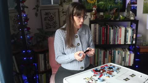 Elly Naomi online show from March 6, 2026, 4:47 pm